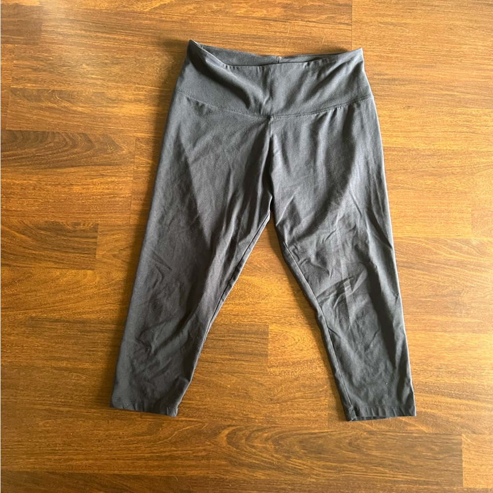 Falls Creek Dark Gray Capri Style Leggings Size XL